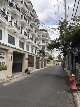 Mặt tiền kinh doanh TA22 #Q12, 4 tầng, Ô tô đậu trong nhà, Thông tứ tung Có 6.x tỷ ;