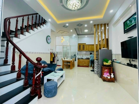 bán Nhà mới đẹp nằm ngay trung tâm thành phố , đường Nguyễn An Ninh -P7.Vũng Tàu 

Hẻm ô tô trước