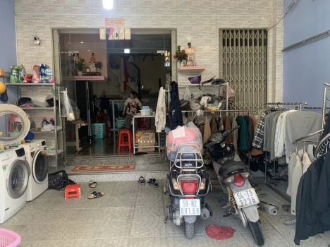 BÁN NHÀ SÁT MẶT TIỀN VÕ VĂN KIỆT, HẺM THÔNG, NGANG 5.5 HIẾM CÓ