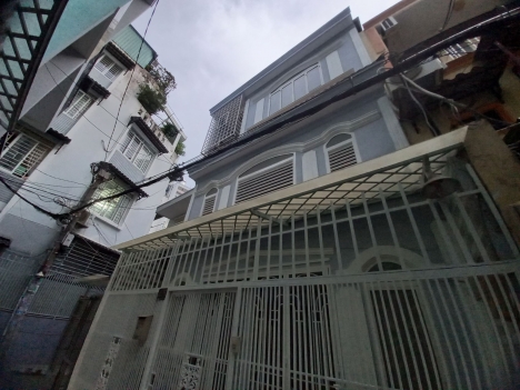 HÀNG SIÊU HẤP DẪN, PHÙNG VĂN CUNG, 40M2, NGANG LỚN 5.5M, CHỈ NHỈNH 7 TỶ TL