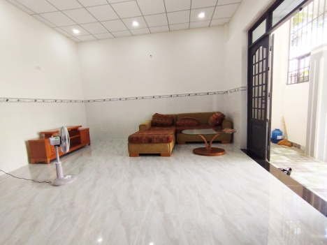 Nhà chủ cần bán gấp Lã Xuân Oai cách Lê Văn Việt 70m N5.1m giá 5 tỷ