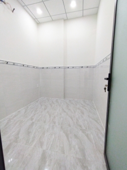 Nhà chủ cần bán gấp Lã Xuân Oai cách Lê Văn Việt 70m N5.1m giá 5 tỷ