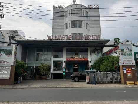 Cần bán gấp nhà hàng tiệc cưới 74 Đường D9, Tân Phú. DT 969.6m2