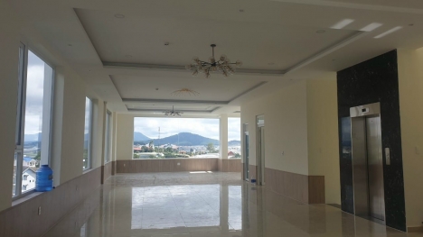 Cần bán gấp Biệt Thự vừa mới hoàn thiện ngay mặt tiền đường Trịnh Hoài Đức, Đà Lạt 31.5 tỷ
