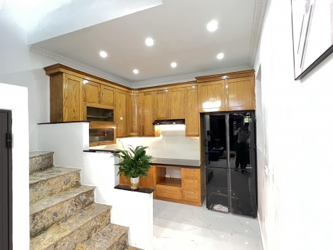 Bán nhà Đường Láng,quận Đống Đa-40m.4 tầng Giá chỉ 4,3 Tỷ-Nhà Đẹp 2 thoáng, ngõ ba gác tránh