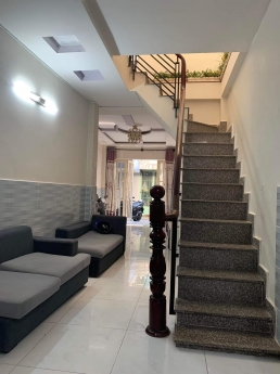 Bán nhà gấp gấp chủ đi nước ngoài 50m2 hẻm ba gác tung tăng chỉ nhỉnh 4 tỉ