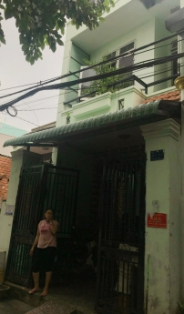 Chủ kẹc tiền bán lỗ 130tr nhà một lầu nở hậu hẻm xe hơi Bình Hưng Hòa A, Bình Tân