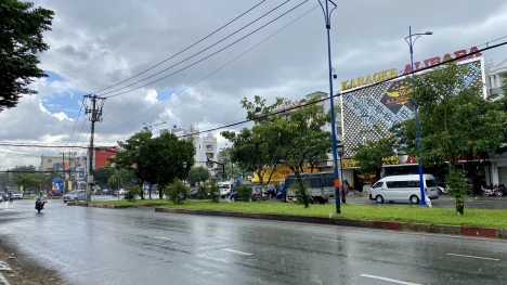 NHÀ MẶT TIỀN KINH DOANH SÁT KHU TÊN LỬA