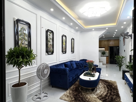 Bán nhà Đường Láng,quận Đống Đa-40m.4 tầng Giá chỉ 4,3 Tỷ-Nhà Đẹp 2 thoáng, ngõ ba gác tránh