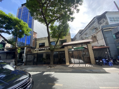 Bán nhà đường Hoàng Văn Thụ,Tân Bình, Dt15 x 14m, Dtcn: 203m2, trệt 4 lầu, 120 Tỷ