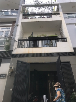 Cho thuê nhà 1T + 2L, nhà thoáng đẹp(hình thực tế). HXH có nội thất Đương số 8, Linh Đông, Thủ Đức