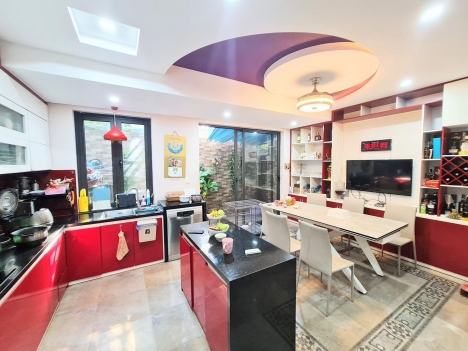 BIỆT THỰ SIÊU ĐỈNH GIẢI PHÓNG- PHÂN LÔ- 2 MẶT NGÕ- THANG MÁY- VIEW VƯỜN HOA THƠ MỘNG- THOÁNG SÁNG-