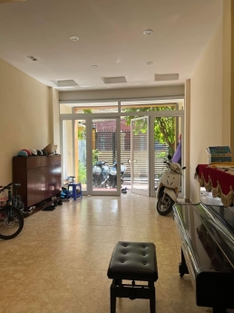 Chùa Láng, Ngõ Thông,2 Thoáng,Thẳng tắp 30m ra phố,Sát hồ điều hòa,KD Onl 45M 5Tỷ