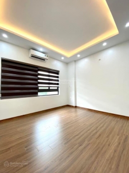 Bán nhà Cầu Giấy view hồ lô góc 43m2 vừa bán vừa cho chỉ nhỉnh 3 tỷ, 0983.562.893 (gọi ngay 24/24)
