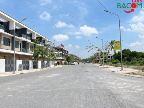 Bán nhà mới 1 trệt 2 lầu KDC bửu long 3 chỉ 5ty99