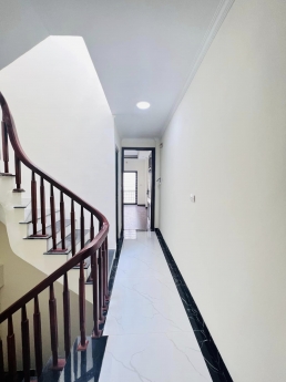 BÁN NHÀ TÂN MAI, 46M2 5 TẦNG DÂN XÂY KIÊN CỐ