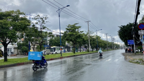 NHÀ MẶT TIỀN KINH DOANH SÁT KHU TÊN LỬA