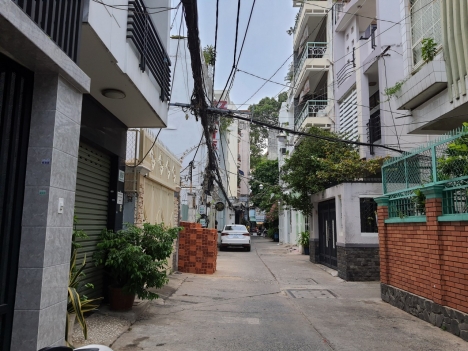 Sót lại những căn cuối cùng đường Lê Thị Riêng, Quận 1