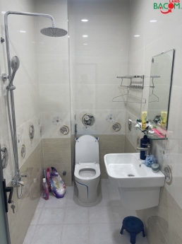 Bán nhà mới 1 trệt 2 lầu KDC bửu long 3 chỉ 5ty99