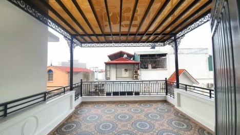 Chùa Láng, Ngõ Thông,2 Thoáng,Thẳng tắp 30m ra phố,Sát hồ điều hòa,KD Onl 45M 5Tỷ