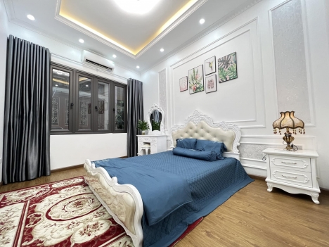Bán nhà Đường Láng,quận Đống Đa-40m.4 tầng Giá chỉ 4,3 Tỷ-Nhà Đẹp 2 thoáng, ngõ ba gác tránh