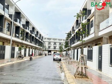 Chỉ 5,99 tỷ TL 
.Bán nhà mới đẹp 1 trệt, 2 lầu, KDC Bửu Long 3, Biên Hoà, hạ tầng chuẩn.
