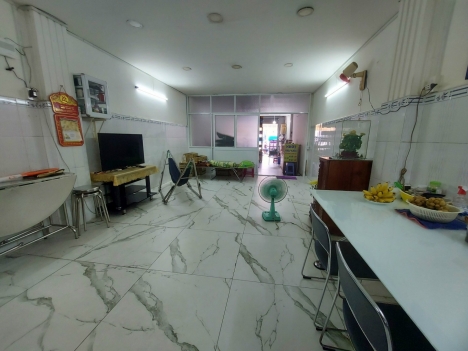 Bán nhà mặt tiền Lũy Bán Bích - Tân Phú. DT 4.2 x 22, 2 tầng, 4PN giá 18 tỷ.