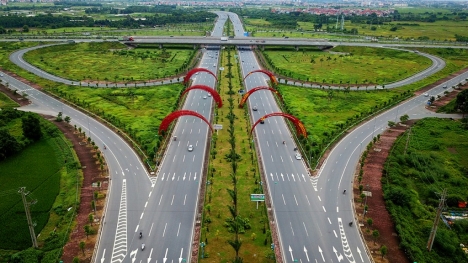 Diện tích: 72m2, lô góc 2 mặt tiền.giá chỉ 9xx triệu thôi ạ