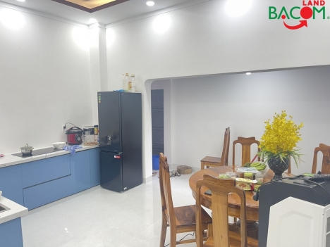 Bán nhà mới 1 trệt 2 lầu KDC bửu long 3 chỉ 5ty99