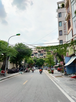 Bán nhà Mặt Phố Quần Ngưa Ba Đình Ô Tô Đỗ Thoải Mái 86m, 5 Tầng Giá Quá Đẹp 21.5 Tỷ-Mặt tiền To đẹp