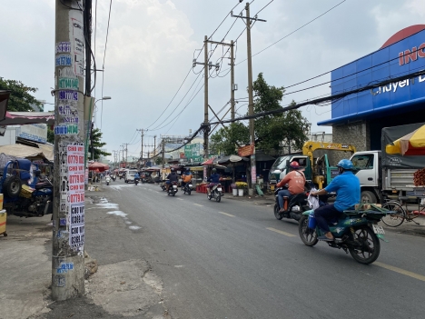 BÁN NHÀ KẾ ỦY BAN QUẬN 12 NGANG 10m, MẶT BẰNG KD 240 M2, NHỈNH 20 TỶ