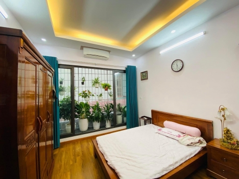 CỰC HIẾM, Thái Thịnh, Lô góc, Thang máy, 10m Oto, Nhà đẹp 40Mx6T Nhỉnh 6 Tỷ