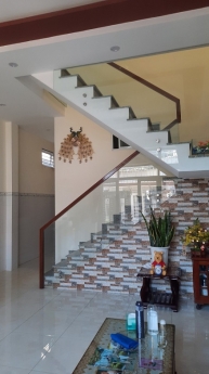 Cần bán nhà mới xây 2 tầng Mẹ Suốt gần Đại học Sư Phạm