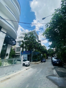 Bán nhà mặt tiền phường Tân Thành - Tân Phú. DT 10 x 20, 4 tầng thông sàn giá 33 tỷ.