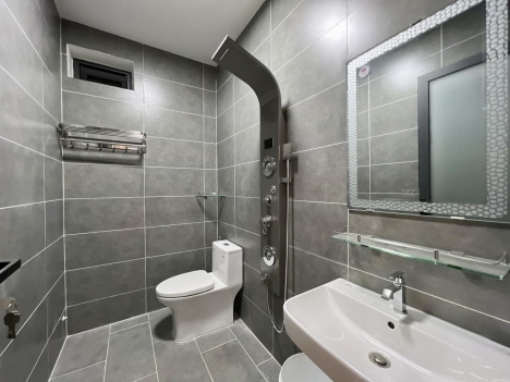 NHÀ MỚI TOANH THIẾT KẾ CỰC ĐẸP NỘI THẤT EURO SẶC MÙI TIỀN