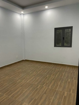 Bán nhà 78m ngang 5 gần UNBD phường Trường Thọ đường trước nha 12 m hoàn công