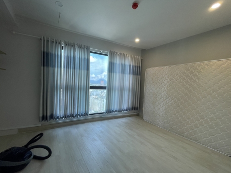 Cho thuê căn hộ 2 phòng ngủ nội thất cơ bản tại Gold Coast, nội thất không đẹp nên giá rẻ.