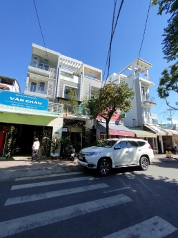 Cần bán nhà Mặt Tiền Phương 4 Quận 8 Khu Vực Kinh Doanh Sầm Uất