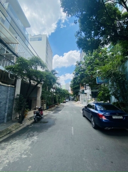 Bán nhà mặt tiền phường Tân Thành - Tân Phú. DT 10 x 20, 4 tầng thông sàn giá 33 tỷ.