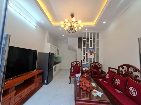 Nhà 5 tầng Thạch Bàn tự xây lô góc ô tô thông tứ tung