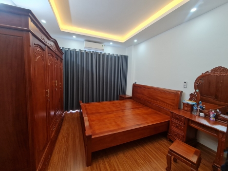 Nhà 5 tầng Thạch Bàn tự xây lô góc ô tô thông tứ tung