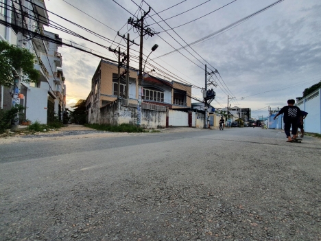 NHÀ ĐẸP HẺM TO GẦN NGÃ TƯ MÃ LÒ.