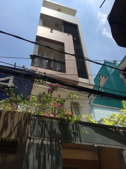 CẦN BÁN NHÀ 3 LẦU SÂN THƯỢNG ĐƯỜNG NGUYỄN THỊ TẦN GIÁ P2Q8