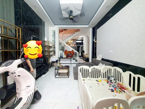 NHÀ MỚI ĐẸP LUNG LINH - VUÔNG ĐẸP VÀO Ở NGAY - 20M RA HẺM XE HƠI