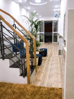 Chính Chủ Nhà Mới Vị Trí Cực Đẹp, Ngay Nguyễn Kiệm.