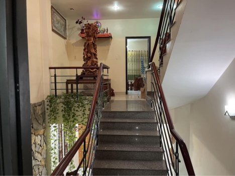 NHÀ ĐẸP HẺM TO GẦN NGÃ TƯ MÃ LÒ.