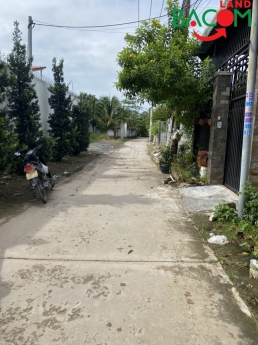 Bán căn nhà c4 hẻm thông oto P. Hiệp Hoà dt 89m2 shr giá chỉ 2ty5 .