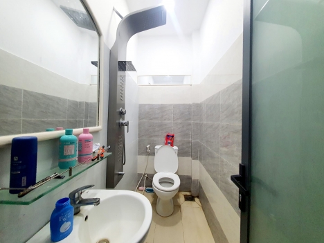 NHÀ MỚI ĐẸP LUNG LINH - VUÔNG ĐẸP VÀO Ở NGAY - 20M RA HẺM XE HƠI