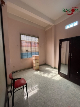 Giá chỉ 2,45 tỉ TLBán nhà 1 Trệt 2 Lầu 54m2 SHR thổ cư (P. Quang Vinh)