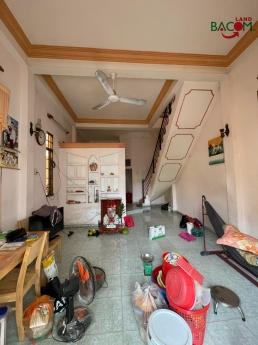 Giá chỉ 2,45 tỉ TLBán nhà 1 Trệt 2 Lầu 54m2 SHR thổ cư (P. Quang Vinh)